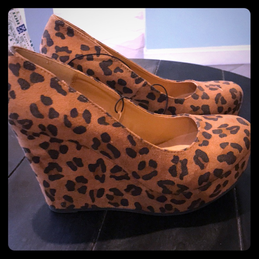 Leopard wedges